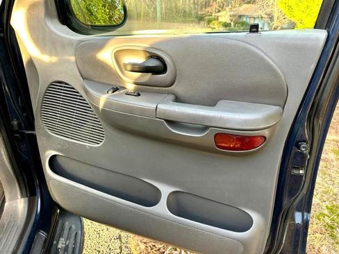 Used 2003 Ford F150 SuperCrew 2WD image 11