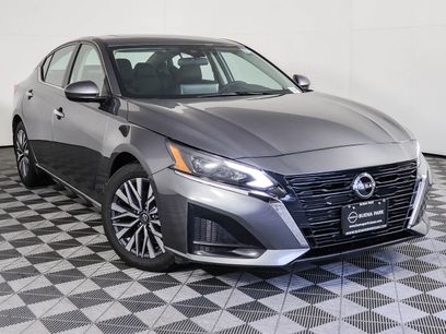 Used 2023 Nissan Altima 2.5 SV w/ SV Premium Package