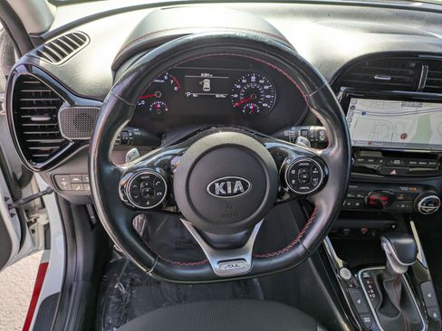 Used 2021 Kia Soul Turbo FWD image 17