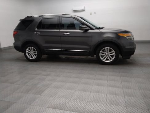 Used 2015 Ford Explorer XLT FWD image 11