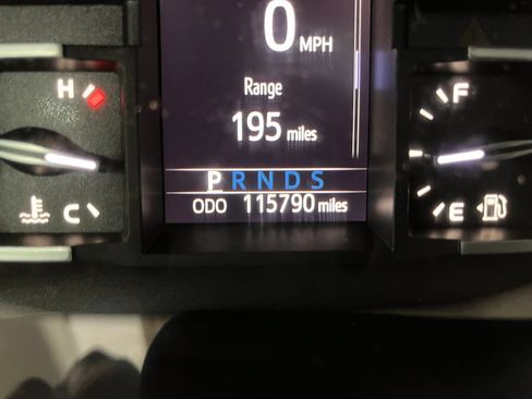 Used 2018 Toyota Tundra Platinum AWD/4WD image 22