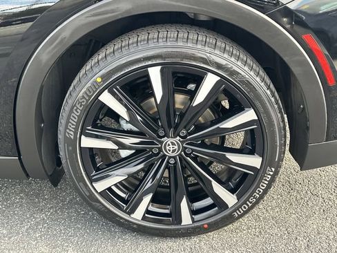 Used 2025 Toyota Crown Platinum image 22