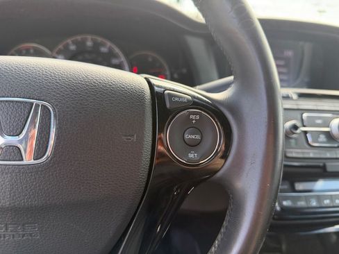 Used 2017 Honda Accord Sport image 16