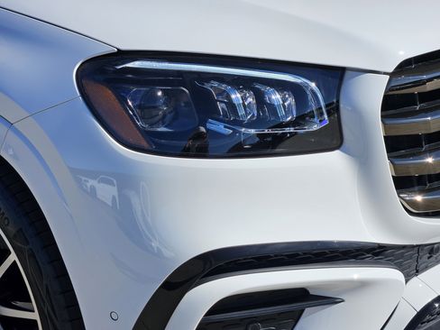 Certified 2025 Mercedes-Benz GLS 450 4MATIC image 6