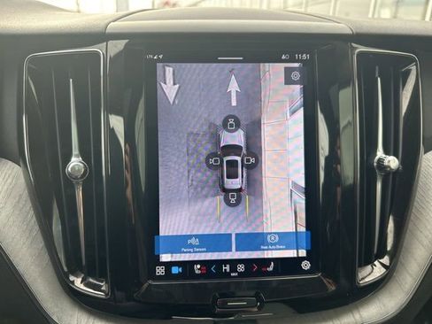 Certified 2025 Volvo XC60 B5 Plus image 24