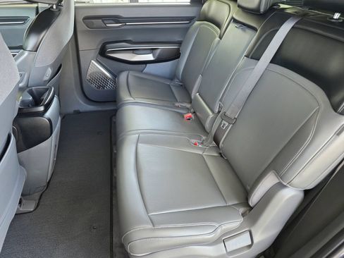Used 2026 Kia EV9 Light RWD image 37