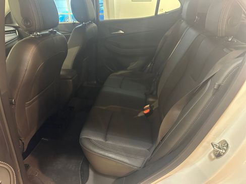 Used 2025 Buick Encore GX Preferred image 25