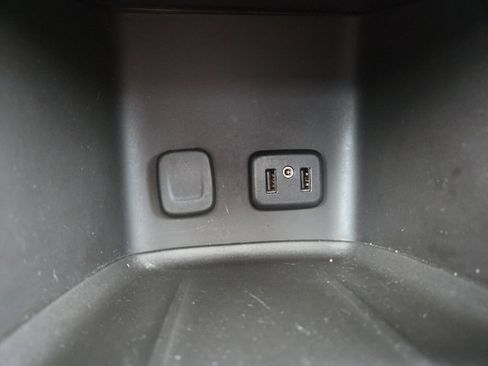 Used 2018 GMC Acadia SLE image 12