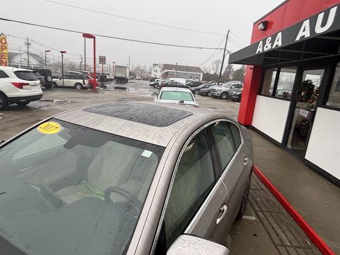 Used 2017 BMW 530i xDrive image 3