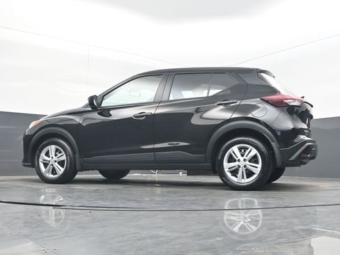 Certified 2025 Nissan Kicks Play S image 24