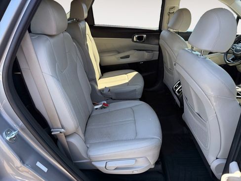 Used 2022 Kia Sorento SX Prestige w/ Panoramic Sunroof Package AWD/4WD image 18