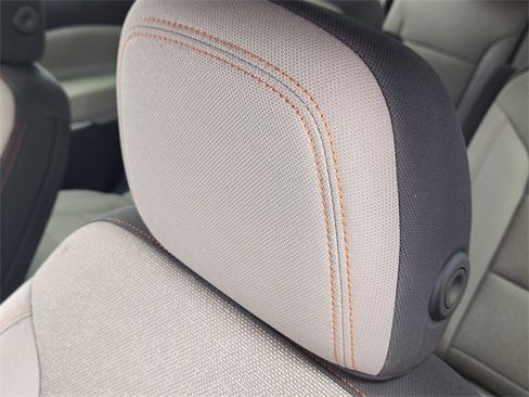 Certified 2025 Chevrolet Traverse LT image 10