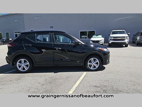 Used 2023 Nissan Kicks S FWD image 34