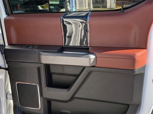 Used 2021 Ford F450 Platinum w/ Camper Package image 33