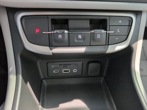 Used 2024 GMC Terrain SLE w/ Driver Convenience Package FWD image 34