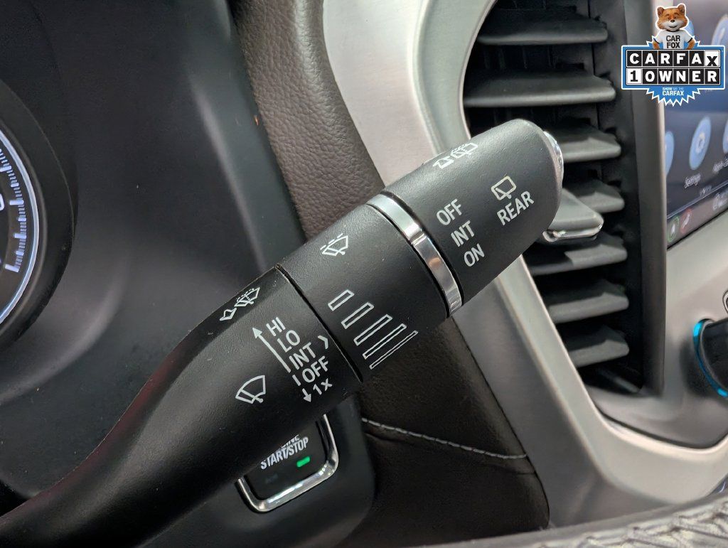 Used 2023 GMC Acadia SLT w/ Preferred Package AWD/4WD image 22