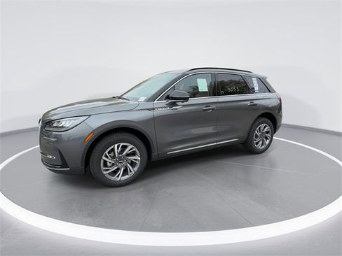 New 2026 Lincoln Corsair Premiere image 4