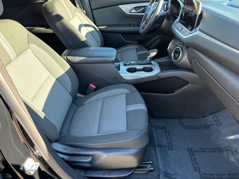 Used 2025 Chevrolet Blazer LT image 13