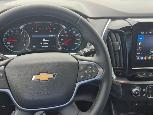 Used 2023 Chevrolet Traverse LT image 25