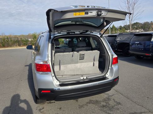 Used 2013 Toyota Highlander Limited image 18