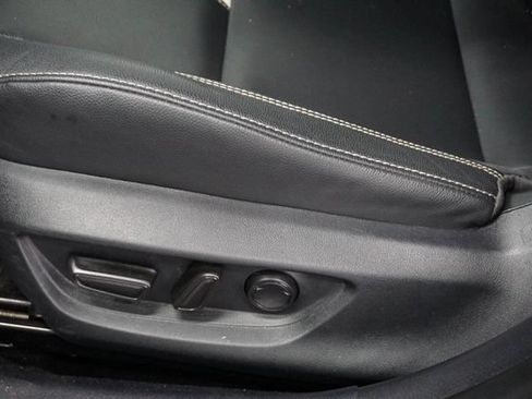 Used 2025 Toyota Camry SE FWD image 10