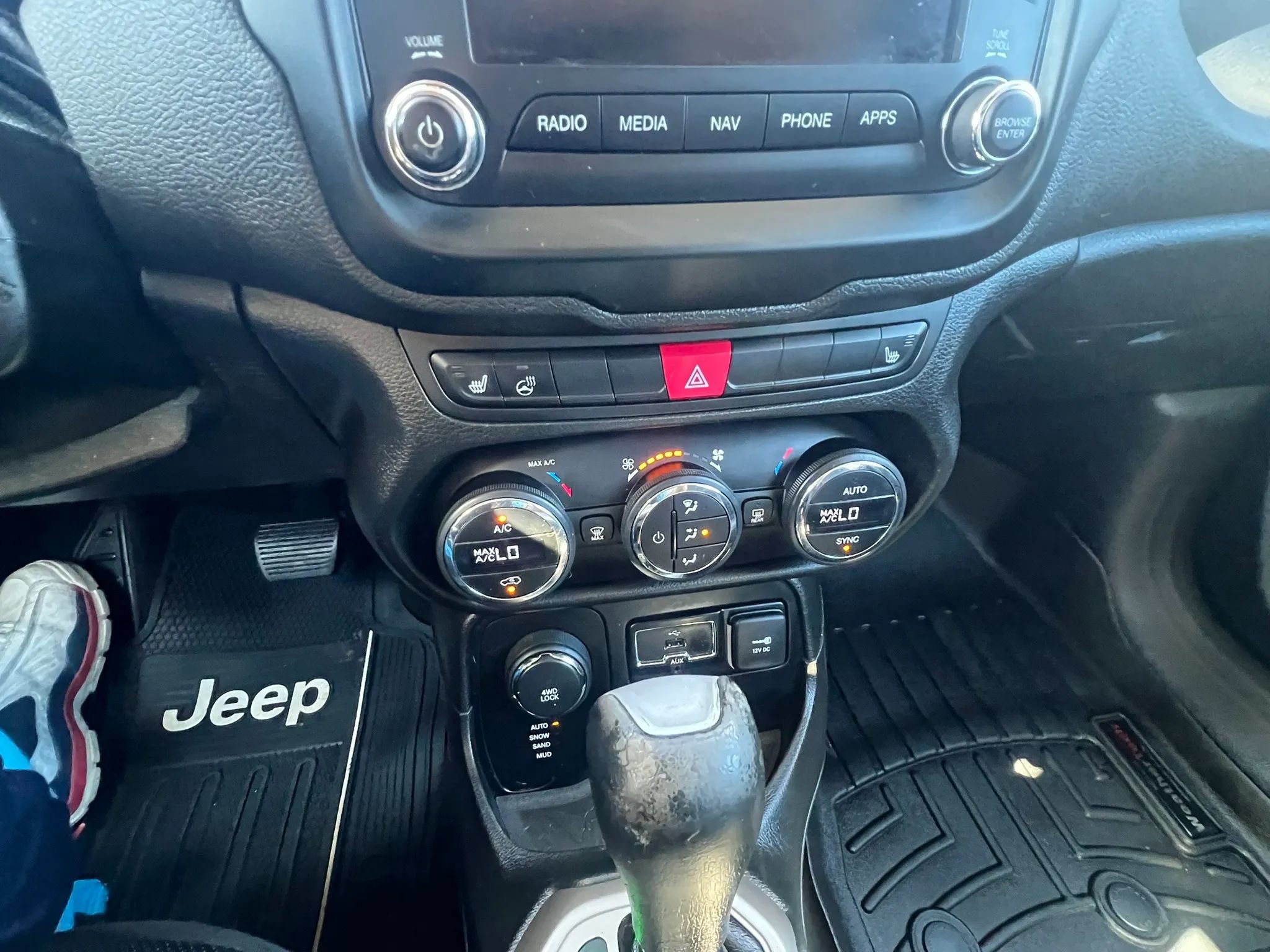 Used 2016 Jeep Renegade Limited AWD/4WD image 26