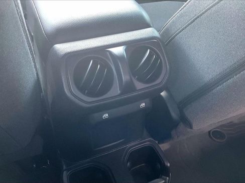 Certified 2024 Jeep Gladiator Willys image 16