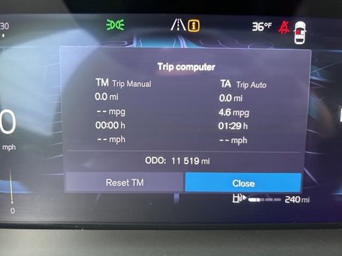 Certified 2025 Volvo XC60 B5 Plus image 21