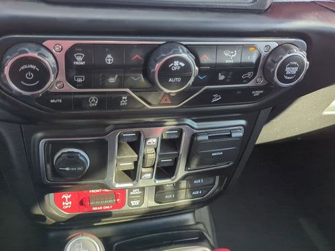 Used 2021 Jeep Wrangler Unlimited Rubicon AWD/4WD image 28