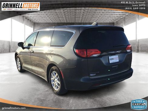 Used 2019 Chrysler Pacifica Touring image 7