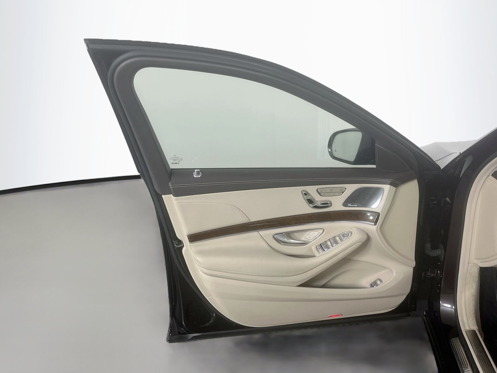 Used 2016 Mercedes-Benz S 550 Sedan image 27