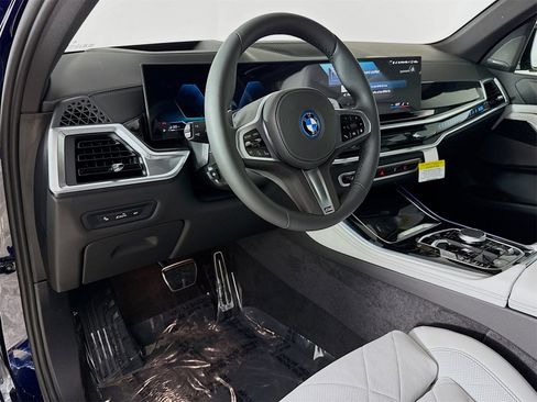 New 2026 BMW X5 xDrive50e w/ M Sport Package image 9
