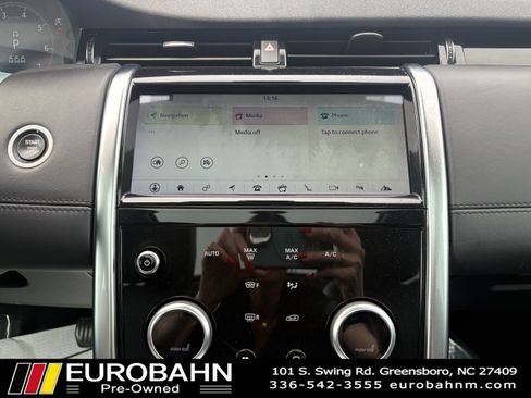 Used 2020 Land Rover Discovery Sport SE image 19