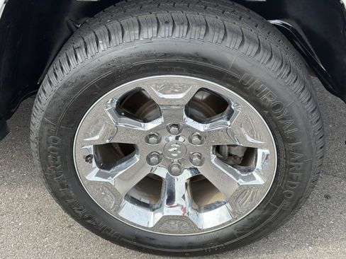 Used 2020 RAM 1500 Big Horn AWD/4WD image 12