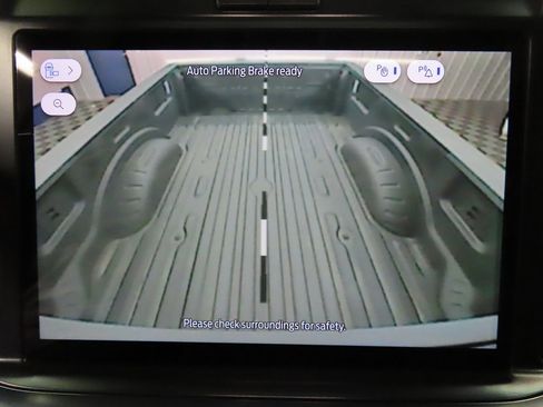 Used 2025 Ford F350 Platinum w/ FX4 Off-Road Package image 19