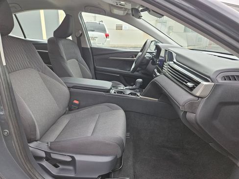 Used 2025 Toyota Camry LE FWD image 28
