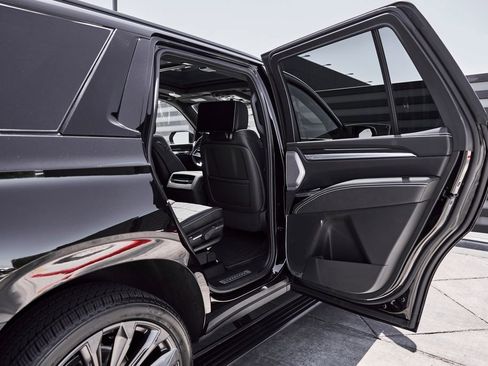 Used 2026 Cadillac Escalade V AWD/4WD image 31