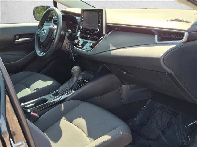 Used 2021 Toyota Corolla LE FWD image 19