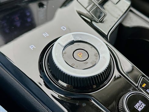 Used 2024 Kia Sportage LX image 25