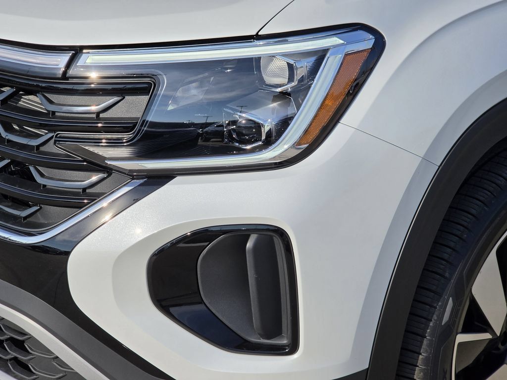New 2026 Volkswagen Atlas Cross Sport SE FWD image 6