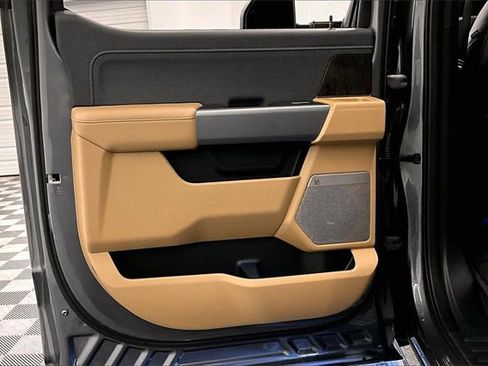 Used 2024 Ford F250 Lariat w/ Black Appearance Package image 19