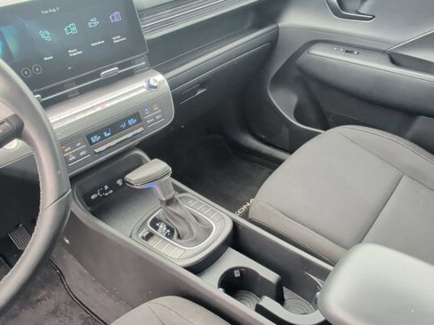 Used 2025 Hyundai Kona SEL FWD image 30