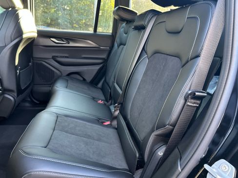 New 2025 Jeep Grand Cherokee Laredo image 28