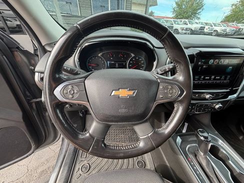 Used 2019 Chevrolet Traverse LT FWD image 9
