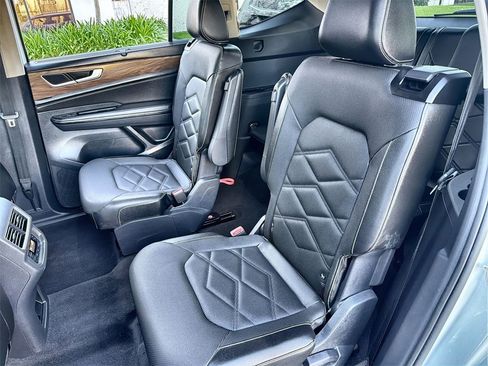 Used 2024 Volkswagen Atlas SE w/ Black Wheel Package image 24