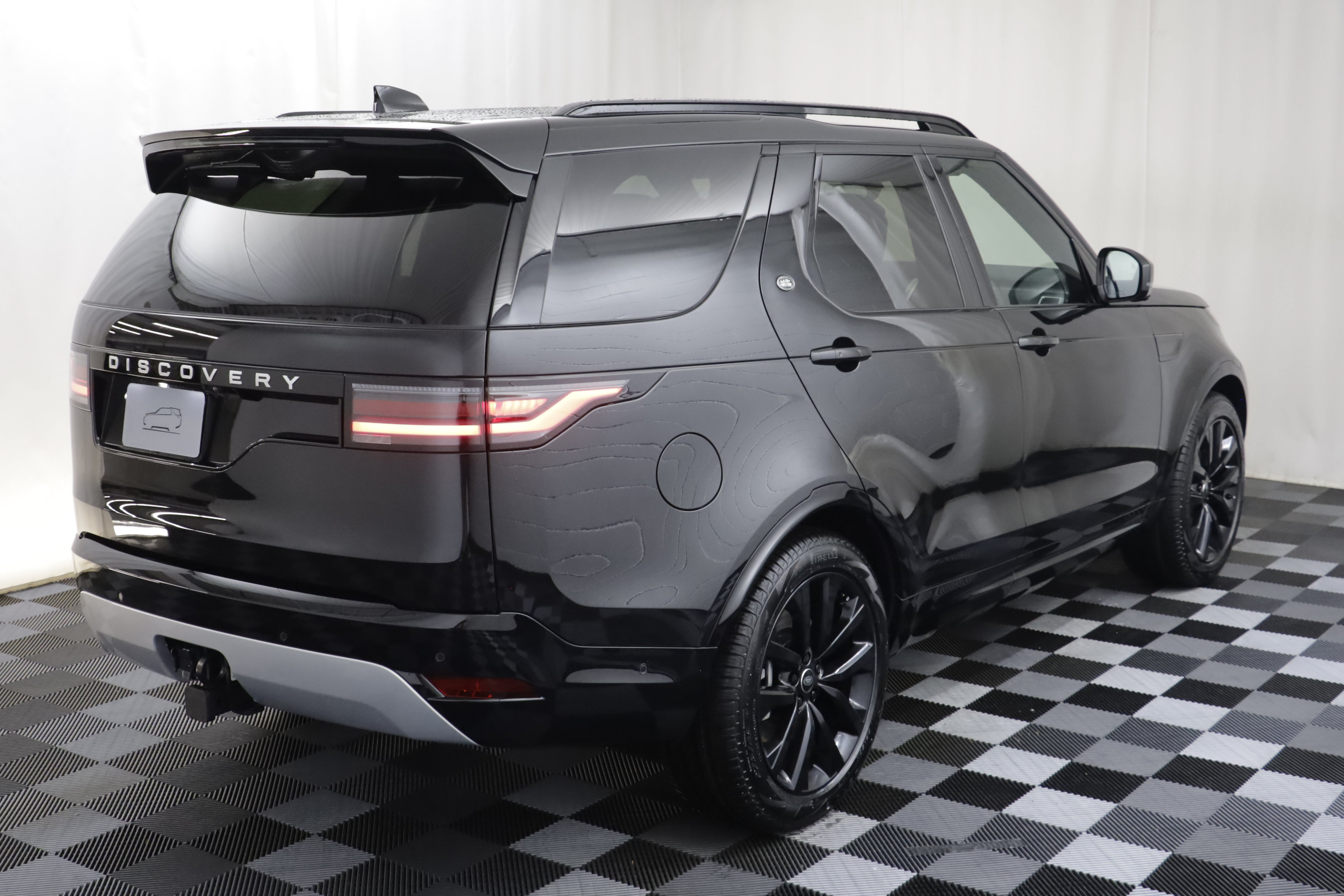 New 2026 Land Rover Discovery Limited Edition AWD/4WD image 24
