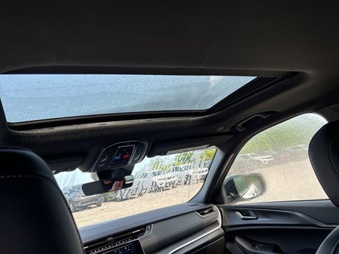 New 2025 Jeep Grand Cherokee Altitude image 8