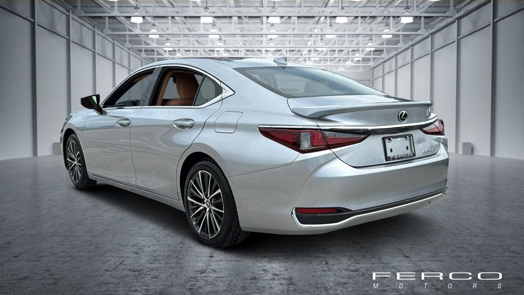 Used 2023 Lexus ES 300h w/ Premium Package FWD image 3