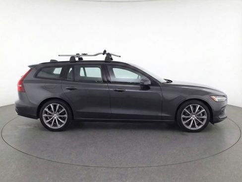 Used 2020 Volvo V60 T5 Momentum w/ Protection Package image 37