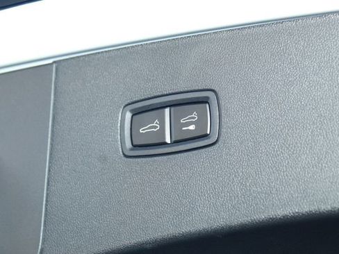 Certified 2025 Porsche Cayenne Coupe image 13